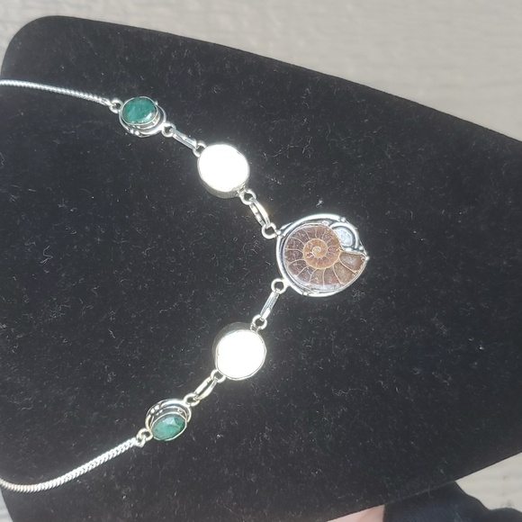 New Ammonite Fossil, Shiva Eye and Emerald 925 Silver Necklace. - Picture 10 of 11
